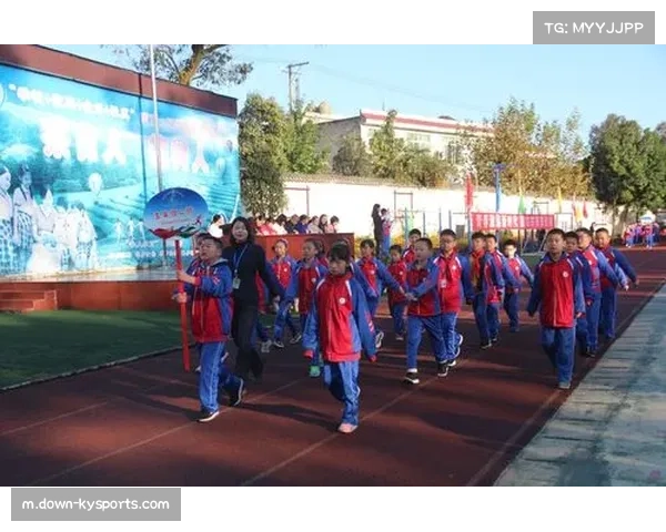 迪亚洛与姆伯展现默契配合 赛场上关系亲密无间