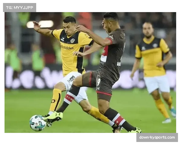 法兰克福换帅后改打收缩体系 中游欧战卡位战依赖定位球战术